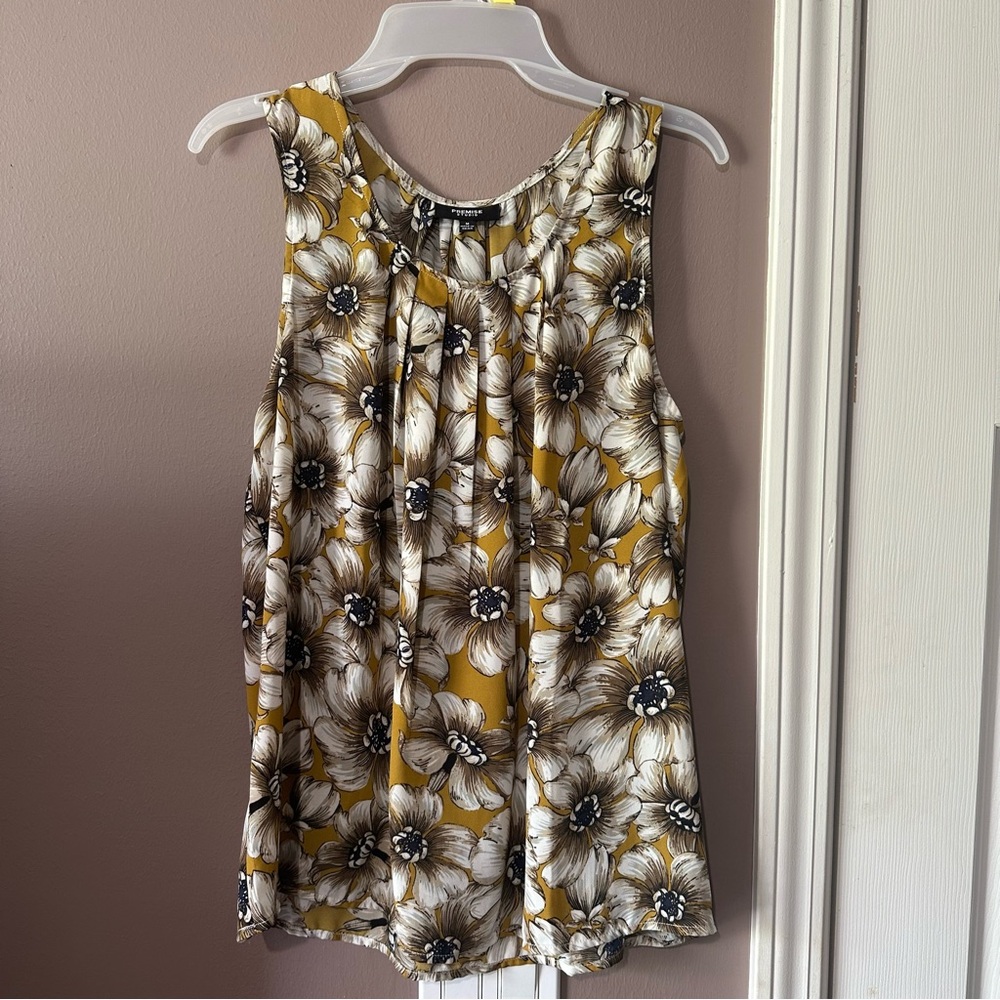 Floral Pattern Sleeveless Top